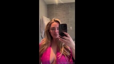 Daisy Watts nua no OnlyFans
