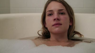 Britt Robertson nackt & sexy – Ask Me Anything (USA 2014) [HD 1080p WEB-DL]