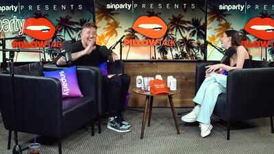 Dainty Wilder | OnlyFans | Esguichando no podcast Pillow Talk