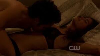 Shelley Hennig - O Círculo Secreto / Shelley Hennig - The Secret Circle (2011)