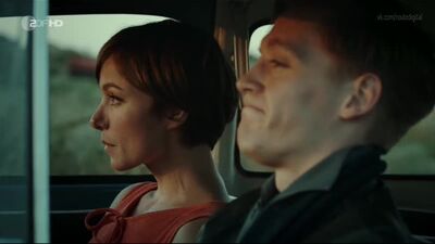 Julia Koschitz Nude - Une minute de silence (2016) HD 720 Regarder en ligne