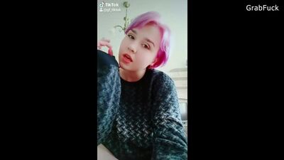 Ela tentou gravar um vídeo no TikTok, mas foi lixada