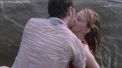 Haley Bennett nue dans le film « Deep Powder » (2013, Mo Ogrodnik)