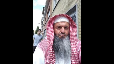 Un Avar baise sa femme selon la charia