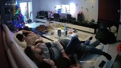 Прихована камера: трахаємося з Кентом та двома подружками Теги: порно, покарання, мінет, молоді, анал, груповий секс, аматорське, секс у квартирі, домашнє