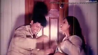 Darmowe filmy porno na telefon: scena z filmu z Bangladeszu w formacie xxx oraz piosenka HOT I.mp4