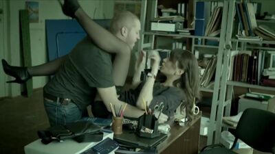 Ekaterina Direkorenko – Salam Moskwa (2012) (erotyczna scena łóżkowa z filmu „Gwiazda uprawia seks nago” – scena erotyczna)