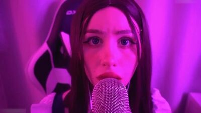 Malina ASMR: звуки рота та лизання вуха