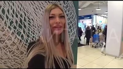 Une blogueuse a décidé de faire le buzz en couchant avec le premier venu | Pornhub | VK