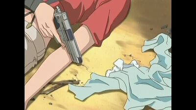 Fragmento de hentai com uma rapariga vestida de militar