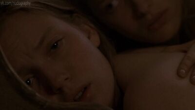 Sarah Polley nuda nel film "Il peso dell'acqua" (The Weight of Water, 2000, Kathryn Bigelow)