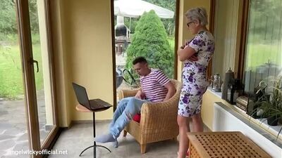 MILF | MADRASTA Angel Wicky: A madrasta a foder com o enteado