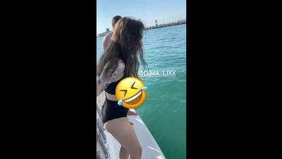 GENSYXA'S BUTT IN A SWIMSUIT [ gensyxa, butt, leaked, naked, gensyxa, evelone, evelone, boobs, breasts, streamer, twitch ]