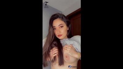 Thinzar wint kyaw mostra o mamilo.mp4