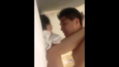 A mi pareja le gusta la postura de levantar las piernas