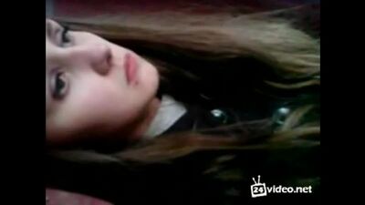 Se lo chupa a regañadientes por culpa de una discusión