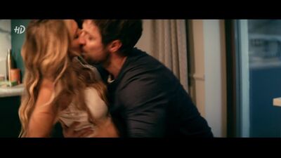 La sensuale Maria Gorbun, nella serie "Il progetto 'Anna Nikolaevna'" (stagione 2, episodio 2)