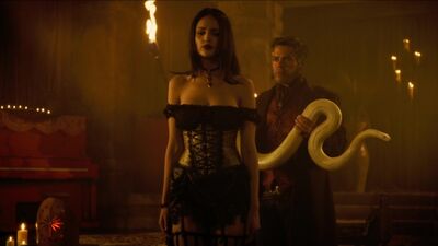 Eiza Gonzalez nua - Do Anoitecer ao Amanhecer, 2.ª temporada, episódio 1 (2015) HD 1080p