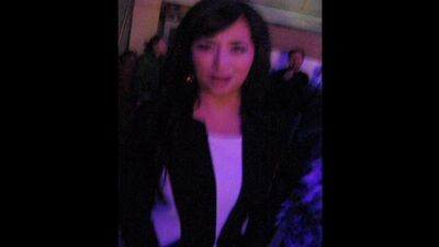 Elle envoie ses salutations à mon frère Ernat (Pshan), d'Almaty à Balkhash : (la chanteuse Madina Sadvakasova)