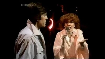 Yvonne Keeley et Scott Fitzgerald avec la chorale de l'école St Thomas Moore - « If I Had Words » dans l'émission « Top of the Pops » de BBC UK GOLD