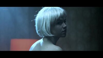 Frederikke Dahl Hansen Nude - Bundfaeldet (Danemark, 2015) 720p