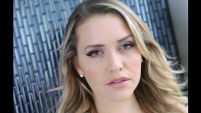 PORNO -- ELLE A 25 ANS -- SEXE À DEUX -- porno sexe M/M -- Mia Malkova