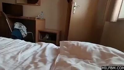 Sottotitoli in russo — L'incidente con la mamma a letto..360.mp4