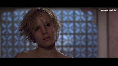 Kristen Bell nua (deslize do mamilo) em «Spartan» (2004) HD 1080p – Ver online