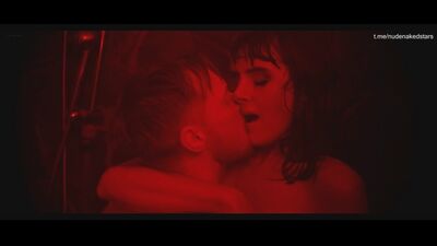 Genevieve Gaunt (cenas sensuais de Genevieve Gaunt em «Strictly Confidential», 2024)