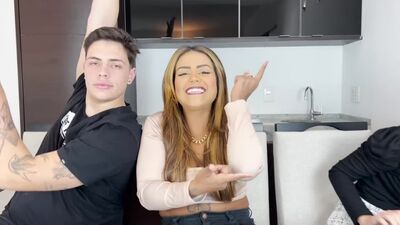 Camila Loures - ¡INTENTA ADIVINAR EL COLOR DE LA COMIDA!