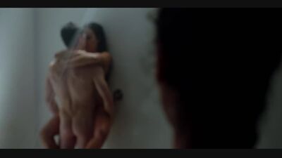 Danna Paola, Ester Expósito (Exposito) nago – Elita s01e01 (2018) HD 1080p Oglądaj online / Danna Paola, Ester Expósito – Elita