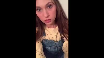 Nastya Shkura le hace una mamada a Zuy y se acuesta con todos los presentes en la fiesta; unos jóvenes estudiantes graban porno con el móvil; porno casero ruso; se lo cuenta todo a su ex