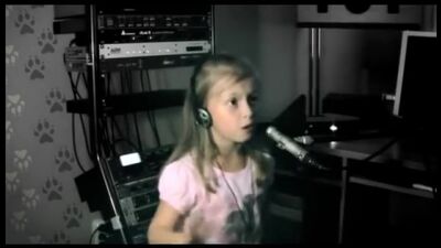 A czy wiecie, jak wygląda Masza w rzeczywistości? Alina Kukuszkin – dziewczynka, która podkłada głos pod postać Maszy