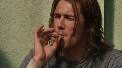 Pineapple Express: Estoy sentado, fumando | Pineapple Express (01:03:28 - 01:04:57)