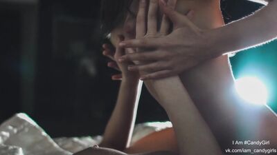 Я — #CandyGirl — підбірка відео з оголеними грудьми