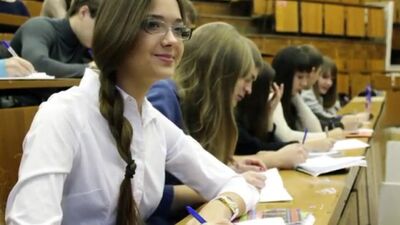 À quoi pensent les filles pendant les cours [V/M]