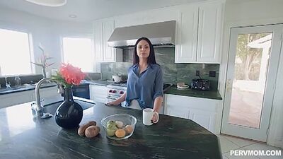 PervMom — Брук Беретта — Майстриня грудного сексу