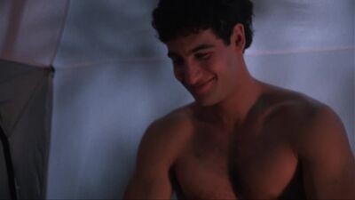 La scena di sesso nella tenda con Michael B. Silver si trasforma in un bagno di sangue in *Jason Goes to Hell: The Final Friday* (1993)
