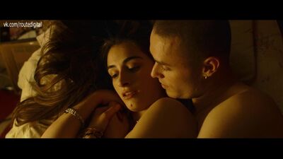 Michela De Rossi Nude - La Terra dell’abbastanza (IT 2018) HD 1080p Ver Online / Michela De Rossi - Uma Oportunidade para Toda a Vida
