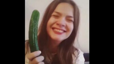 NEZHDANCHIK por Pasha Mikus / Паша Микус / pepino / garganta profunda / broche / piada / rapariga / deu-lhe uma lição / brutal /