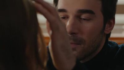 Ozan et Zeliş se rapprochent _ Trahison, épisode 21