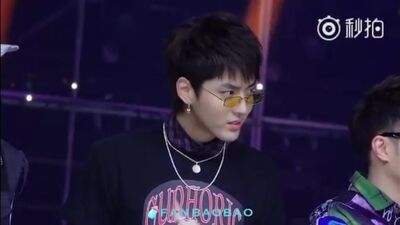 [FANCAM] 03/07/2018 : Kris Wu à la conférence de presse de la saison 2 de « The Rap Of China » à Pékin