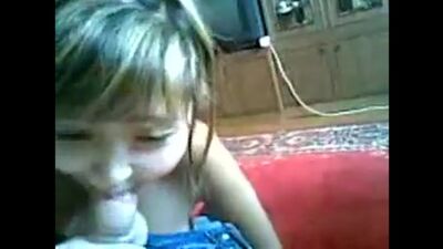 Kazachka i jej ulubiony lizak – amatorskie wideo, seks, porno, domowe, anal, lodzik, seks na trzeźwo, pijana, młoda, obciąga, cycki