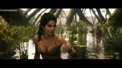 Сексуальна Елоді Юнг (Elodie Yung) у фільмі «Боги Єгипту» (Gods of Egypt, 2016, Алекс Прояс) 1080p
