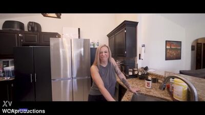 Lory Lace - A mãe sensual da minha amiga adora quase ser apanhada - WCAProductions