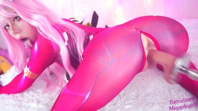 Zero Two (Kod: 002) – ręczna robota; masturbacja; lateks; maszyna do seksu; orgazm; seks, porno, hentai, cosplay; [Darling in The FranXX]