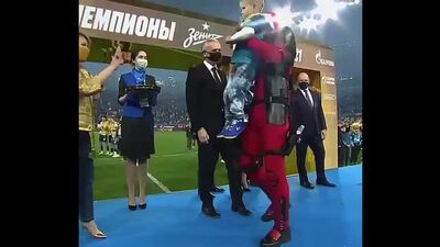 Dzuba pojawił się na ceremonii wręczenia nagród w kostiumie Deadpoola