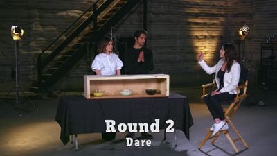Lucy Hale e Tyler Posey giocano a "Obbligo o verità"