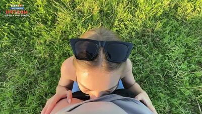 Sexo real al aire libre, polvo en público en un lugar pintoresco con una guapa