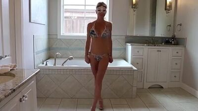 Alexa Pearl - J'essaie des bikinis et je jouis pour toi - On